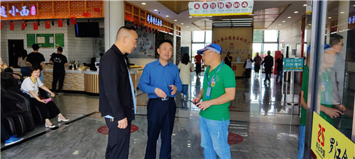 成绵公司党委委员、纪委书记李永富“四不两直”督导“五一”期间