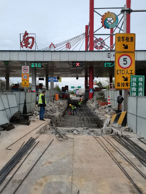 德阳南站完成入口车道优化改造，缓解交通拥堵