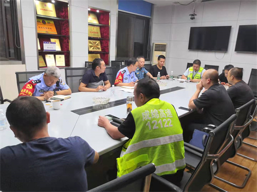 成绵高速南行K1723+200路段恢复车辆通行